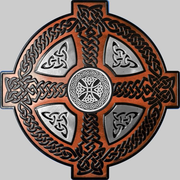 Keltenkreuz-Patch aus geprägtem Leder, Metalleinsätze – antikbraun