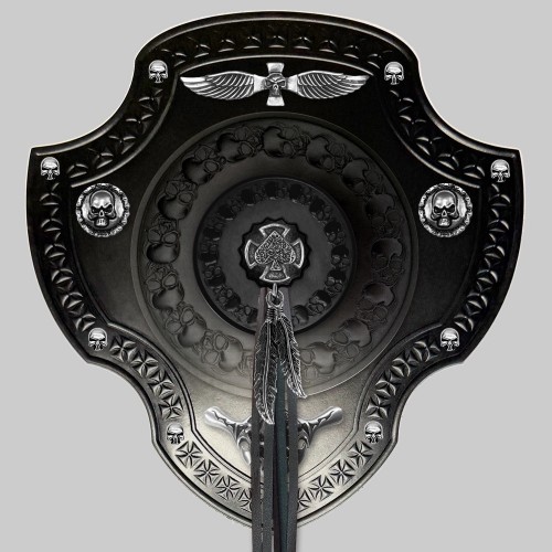 Blank skull shield in embossed leather, PG13, PE35 feathers and fringes – BLACK