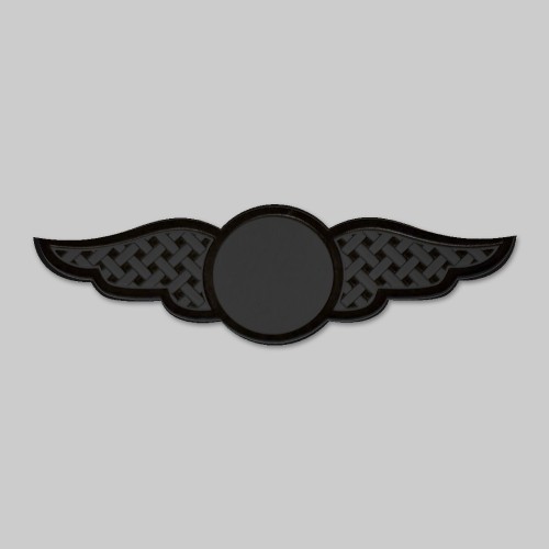 Leder-Patch Flügel mit Flechtmuster, Zinnmotiv in der Mitte – schwarz