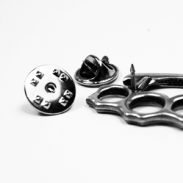 Pins Porte Lunettes Tête de Mort Flammée Biker - métal