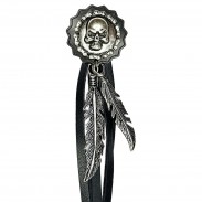 Chain Skull – close-up of the pewter design and feathers