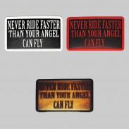 Patch Never Ride Faster aus geprägtem Leder