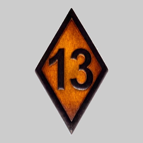 13-Raute Patch, geprägtes Leder – braun