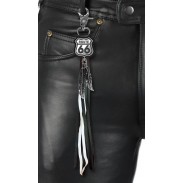 Porte-clés à franges Route 66 – porté sur un pantalon en cuir