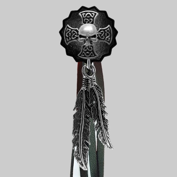 Croix tête de mort – rivet à franges – rondelle noire, franges noires et blanches