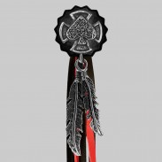 Kreuz mit Pik-Ass – Fransen-Niete – schwarze Scheibe, schwarz-rote Fransen