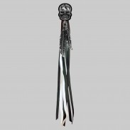 Tête de mort tribale – rivet à franges – rondelle noire, franges noires et blanches