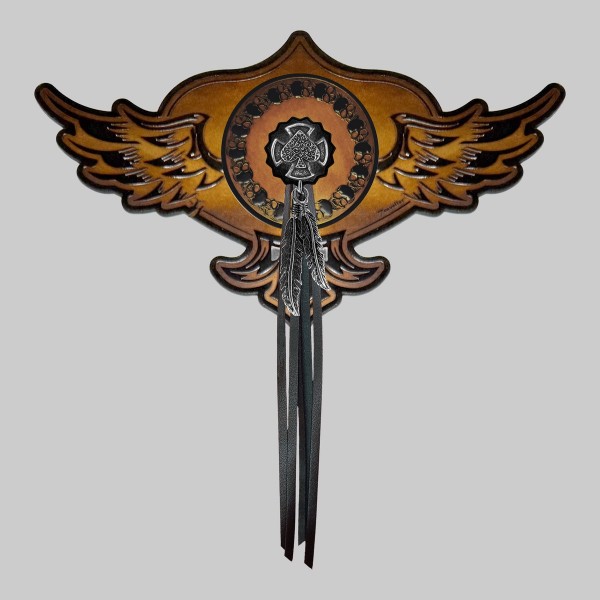 Geflügelter Traveller-Patch aus geprägtem Leder, Totenkopfring und Fransenniete, Antik-Braun, RVF-153, schwarze Fransen