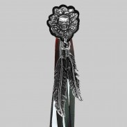 Tête de mort et roses – rivet à franges – rondelle noire, franges noires et blanches