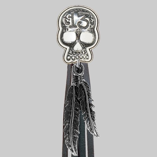 Skull 13 – fringe rivet – white washer, black fringes