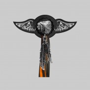 Chef indien – aile à riveter cuir et motif étain - avec plumes, rondelle noire, franges noires et orange