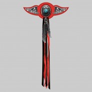 Concho ovale turquoise – aile à riveter cuir et motif étain - avec plumes, rondelle rouge, franges noires et rouges