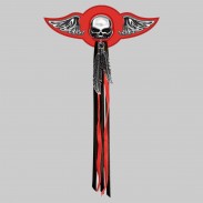 Tête de mort – aile à riveter cuir et motif étain - avec plumes, rondelle rouge, franges noires et rouges