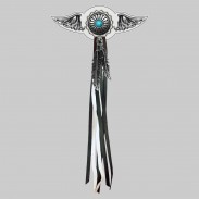 Concho turquoise – aile à riveter cuir et motif étain - avec plumes, rondelle blanche, franges noires et blanches