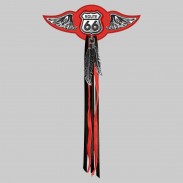 Route 66 – aile à riveter cuir et motif étain - avec plumes, rondelle rouge, franges noires et rouges