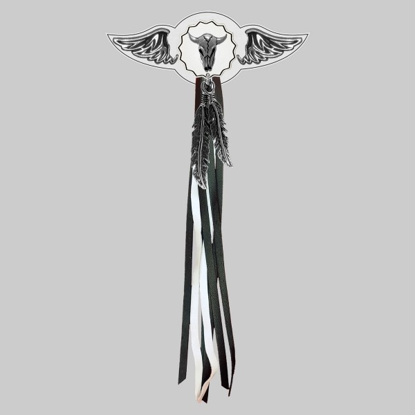 Crâne de bison – aile à riveter cuir et motif étain - avec plumes, rondelle blanche, franges noires et blanches