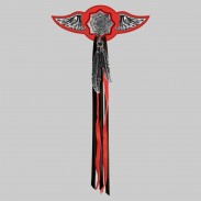 Mandala – aile à riveter cuir et motif étain - avec plumes, rondelle rouge, franges noires et rouges