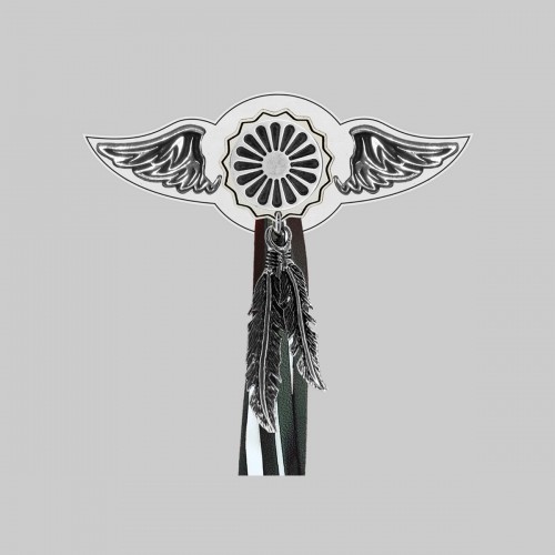 La Roulotte Sun Concho – leather rivet-on wing with pewter motif - with feathers, white washer, black and white tassels