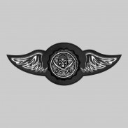 Tête de mort pirate – aile à riveter cuir et motif étain - sans plumes, rondelle noire