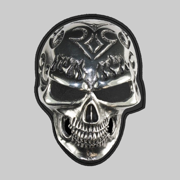 Tribal-Totenkopf – auf schwarzer Lederscheibe